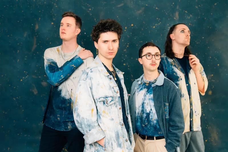Holding Abscence Konzert Berlin
